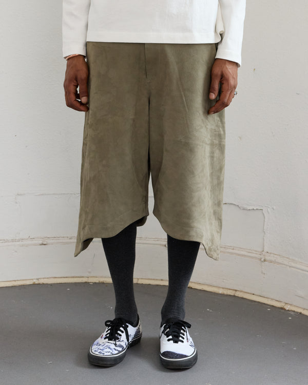 CURVE HEM SHORTS - SAGE GOAT SUEDE